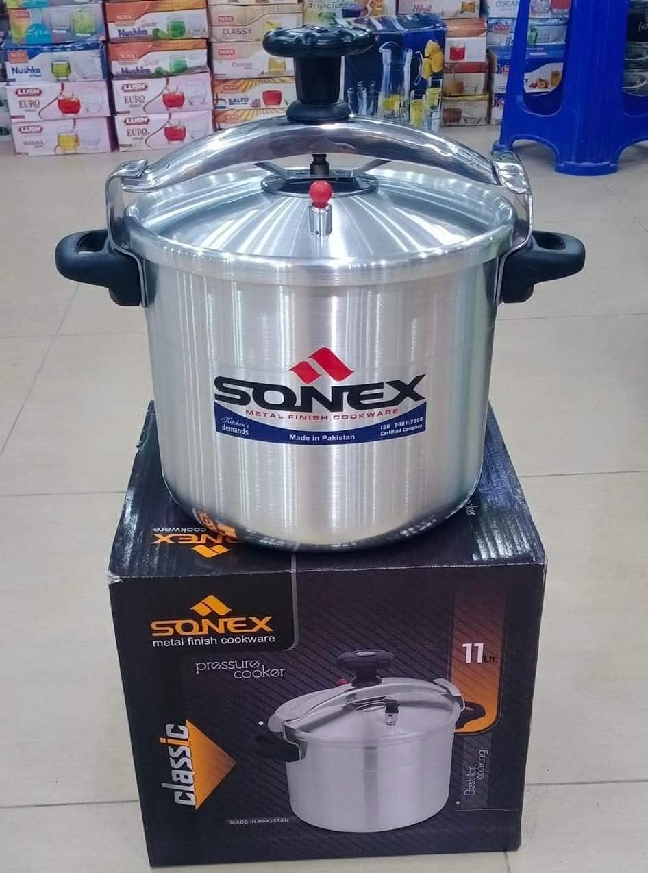 Arabic‑Style Stainless Steel Pressure Cooker , Insulated, Multi‑Safety, Works on Induction, Gas & Hotplate